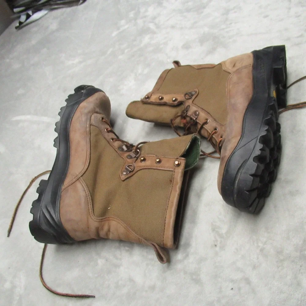 Danner few blemish